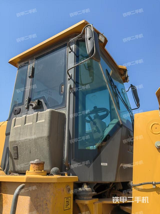 驾驶室正侧（驾驶室部分）