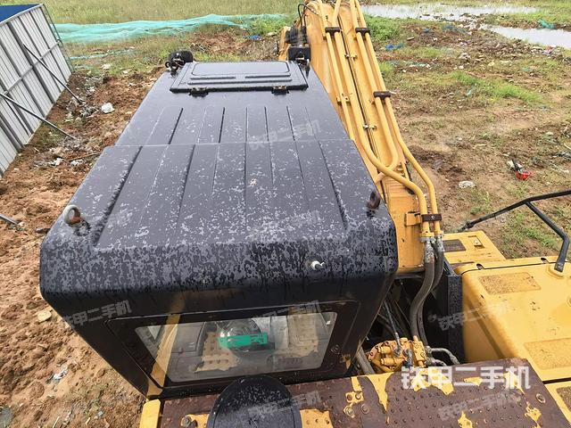 驾驶室顶部俯视(上车部件) 驾驶室顶部俯视(上车部件)