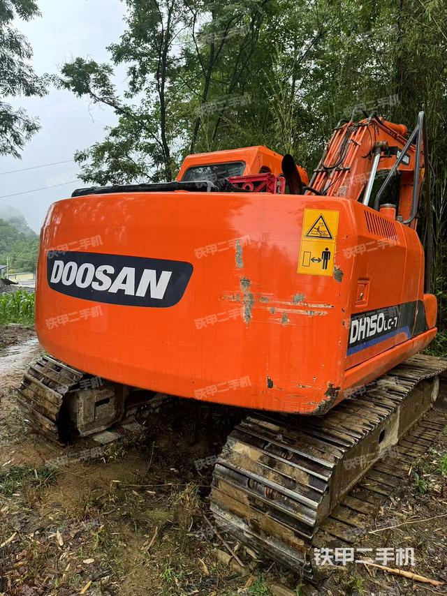 整机右后45°(整机外观) 整机右后45°(整机外观)