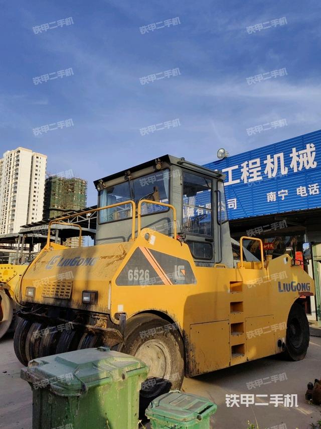 右后45°（压路机整机外观）