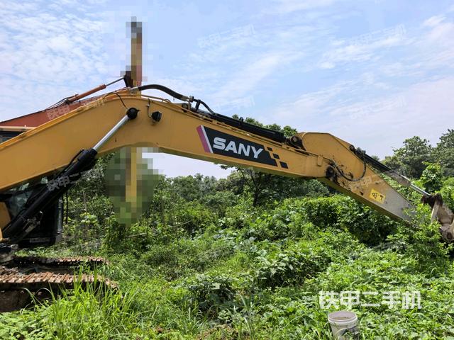 大臂整体 右侧(工作和回转装置) 大臂整体 右侧(工作和回转装置)