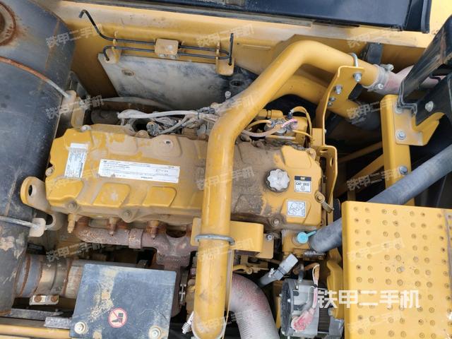 发动机整体俯视(整机外观) 发动机整体俯视(整机外观)