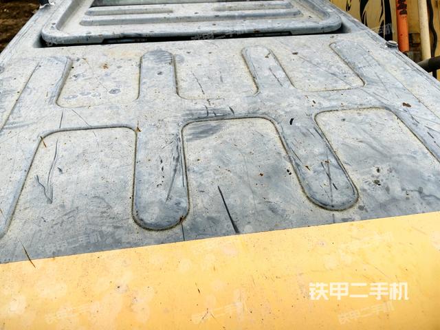 驾驶室顶部俯视(上车部件) 驾驶室顶部俯视(上车部件)