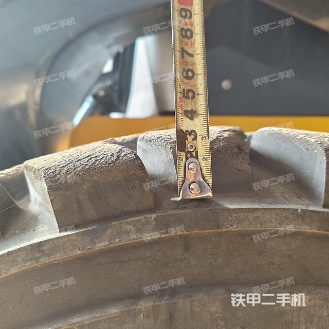 整机右侧（设备外观及核心部件）