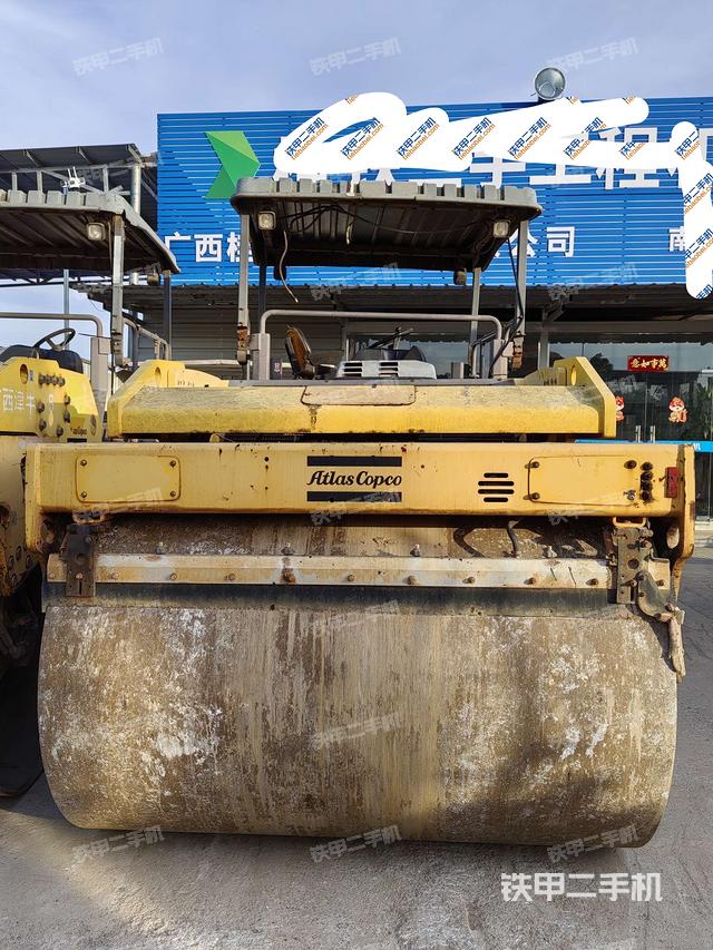 正左侧（压路机整机外观）