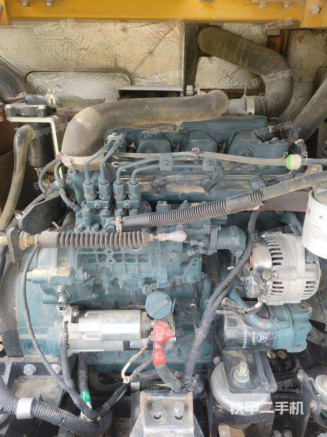 发动机整体俯视(整机外观) 发动机整体俯视(整机外观)