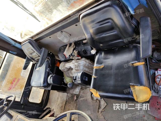 驾驶室外顶全景（压路机驾驶室）