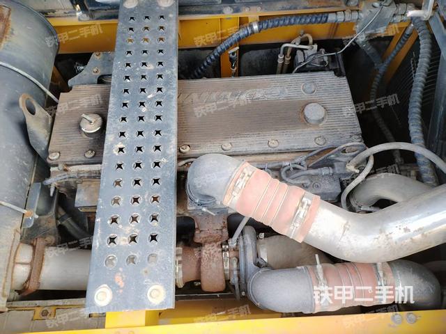 发动机整体俯视(整机外观) 发动机整体俯视(整机外观)