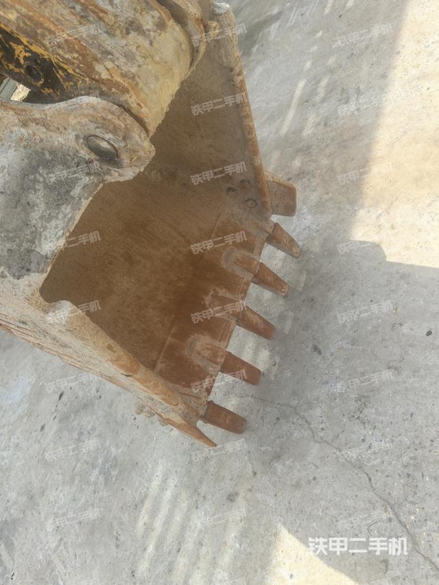 鏟斗右后整體（工作和回轉(zhuǎn)裝置）