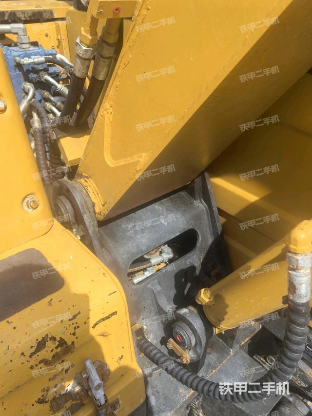 大臂根部?斜（工作和回轉(zhuǎn)裝置）