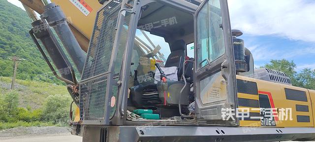 驾驶室整体（整机外观）