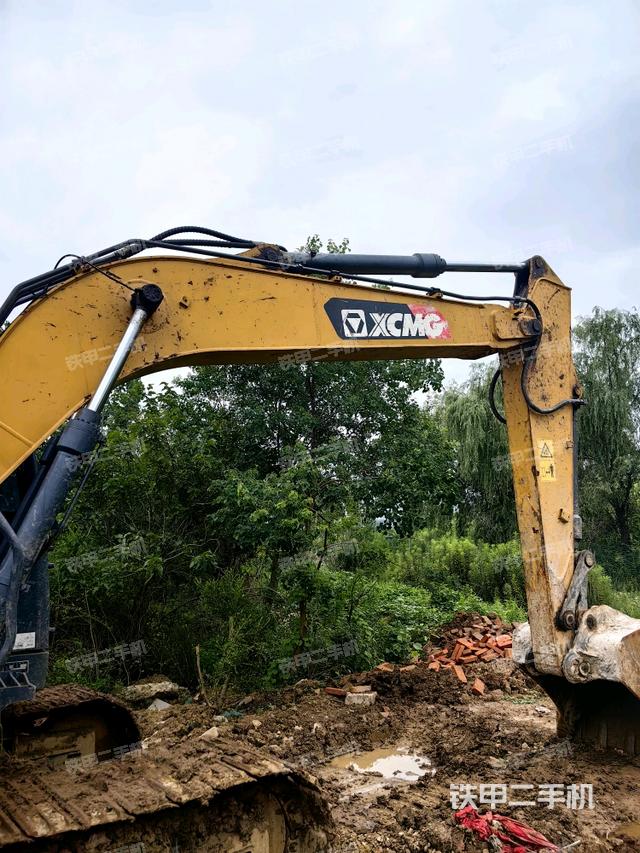 大臂整体 右侧(工作和回转装置) 大臂整体 右侧(工作和回转装置)