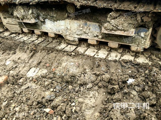 左侧履带整体 (行走机构) 左侧履带整体 (行走机构)