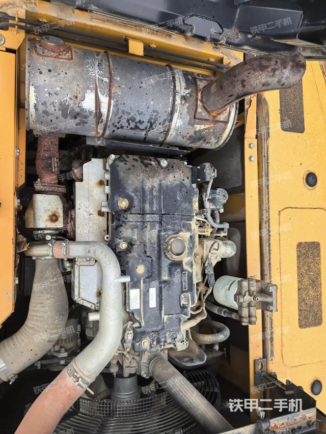 发动机室(上车部件) 发动机室(上车部件)