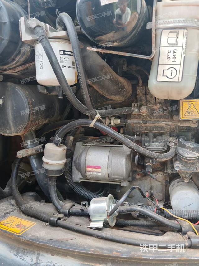 发动机整体俯视(整机外观) 发动机整体俯视(整机外观)