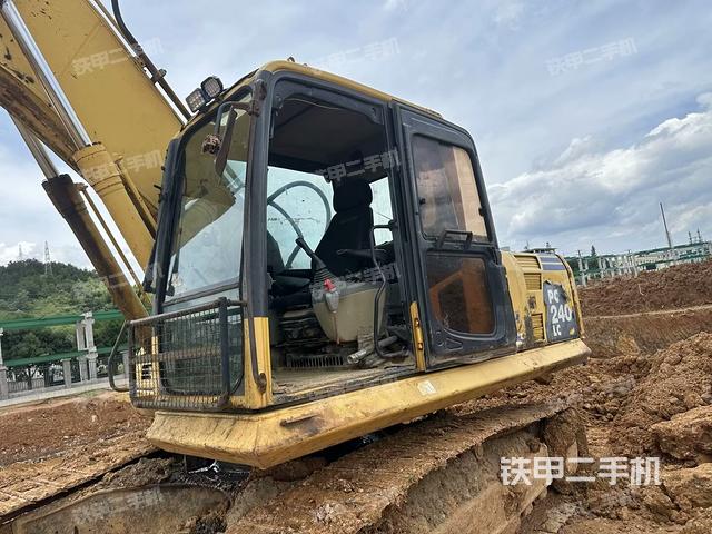 小松PC210LC-8挖掘機(jī)