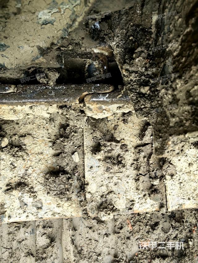 右驱动轮(行走机构) 右驱动轮(行走机构)