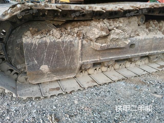 左导向轮(行走机构) 左导向轮(行走机构)
