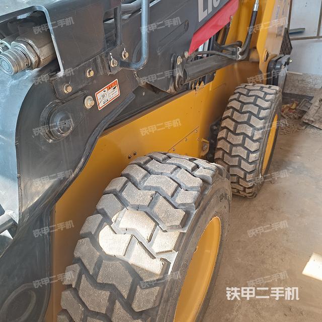 整机右后45°（设备外观及核心部件）