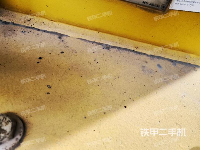 前轮左侧减震块连接及部件（压路机前后车架）