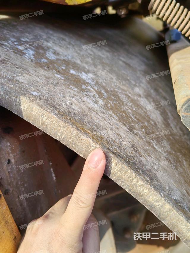 前轮左侧减震块连接及部件（压路机前后车架）