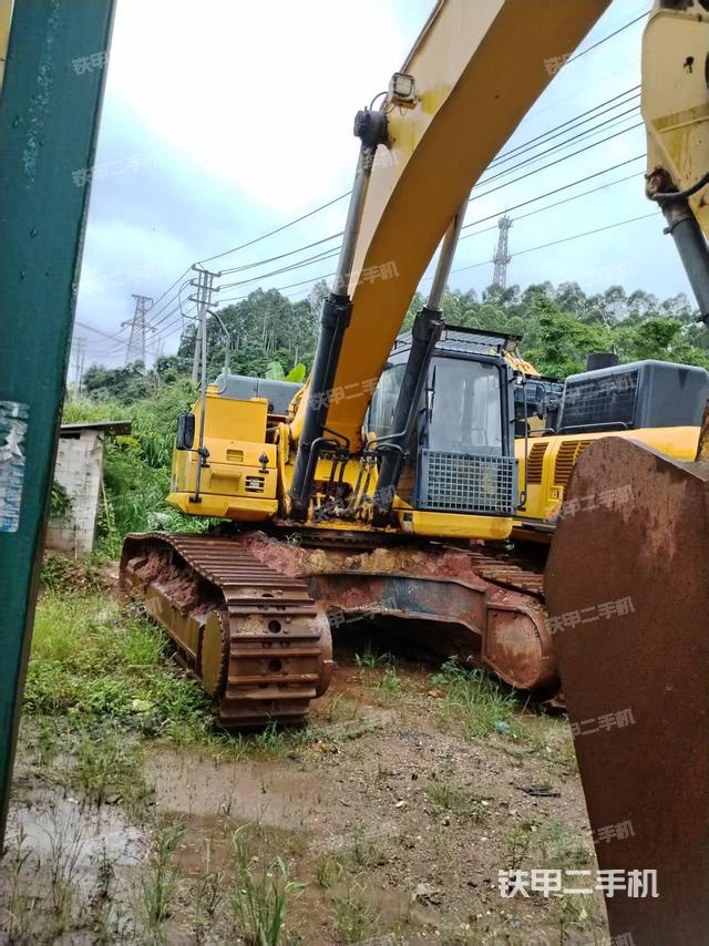 单侧履带整体(整机外观) 单侧履带整体(整机外观)