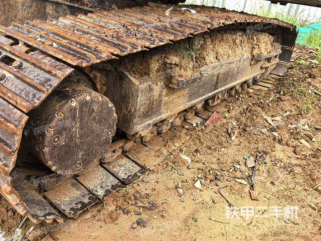 右侧履带整体(行走机构) 右侧履带整体(行走机构)