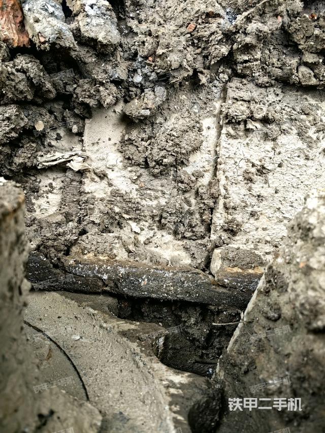 左驱动轮(行走机构) 左驱动轮(行走机构)