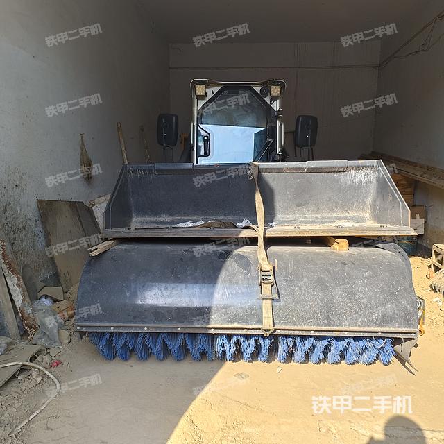 整机左侧（设备外观及核心部件）