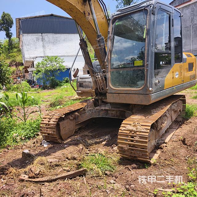 驾驶室整体(整机外观) 驾驶室整体(整机外观)