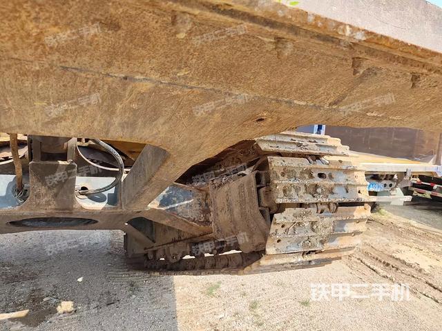 右驱动轮（行走机构）