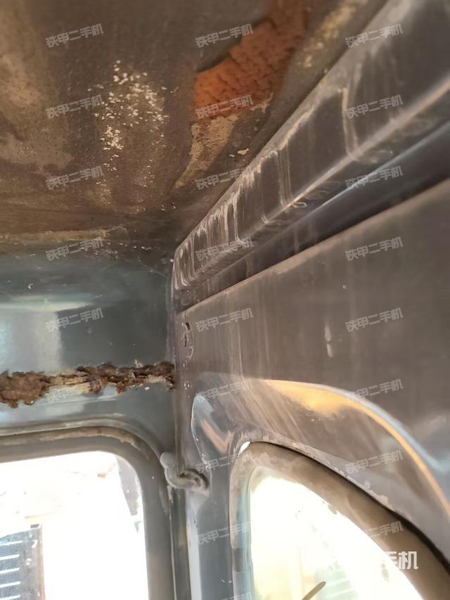 后窗玻璃角标（驾驶室部分）