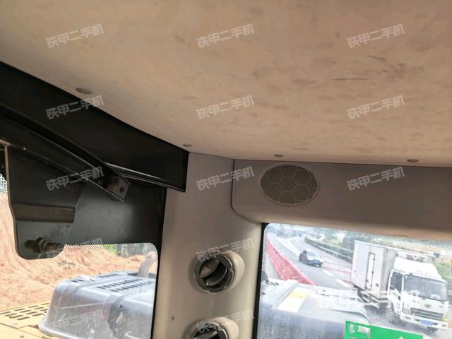 左后方玻璃角标(驾驶室部分) 左后方玻璃角标(驾驶室部分)