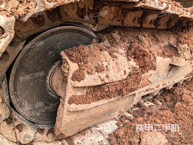 左导向轮(行走机构) 左导向轮(行走机构)