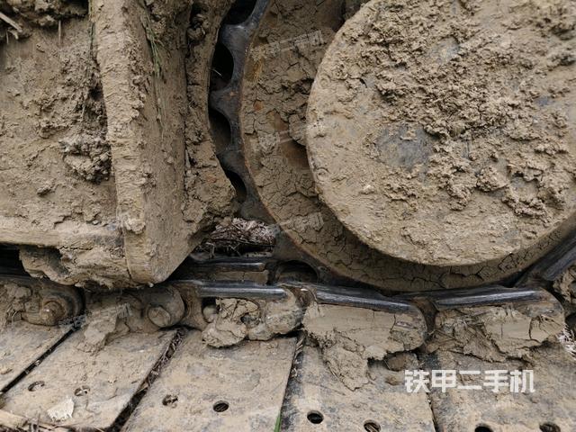 左驱动轮(行走机构) 左驱动轮(行走机构)