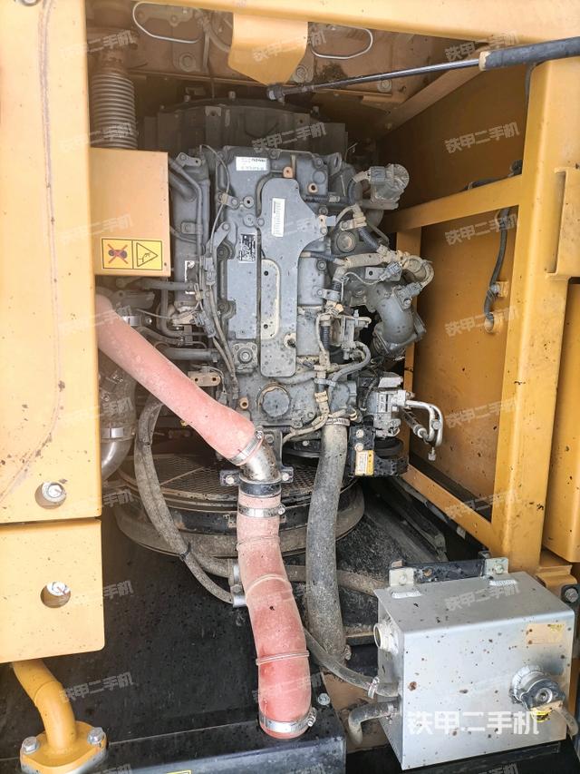 发动机室(上车部件) 发动机室(上车部件)