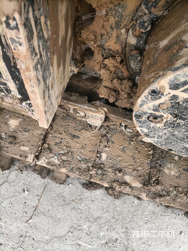 右驱动轮(行走机构) 右驱动轮(行走机构)