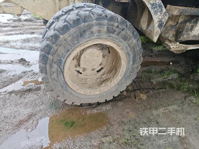 左驱动轮(行走机构) 左驱动轮(行走机构)