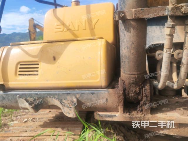 轉(zhuǎn)盤和下車架正前（工作和回轉(zhuǎn)裝置）