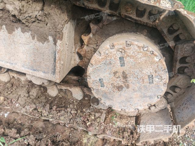 右驅(qū)動輪（行走機(jī)構(gòu)）