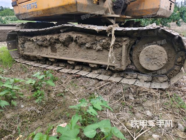 左侧履带整体 (行走机构) 左侧履带整体 (行走机构)