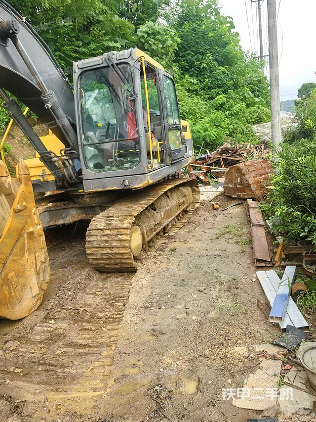 驾驶室整体（整机外观）