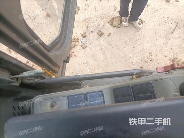 座椅右側(cè)控制臺/鑰匙門/油門/含右手柄（駕駛室部分）