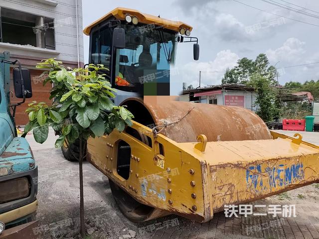 右后45°（壓路機整機外觀）