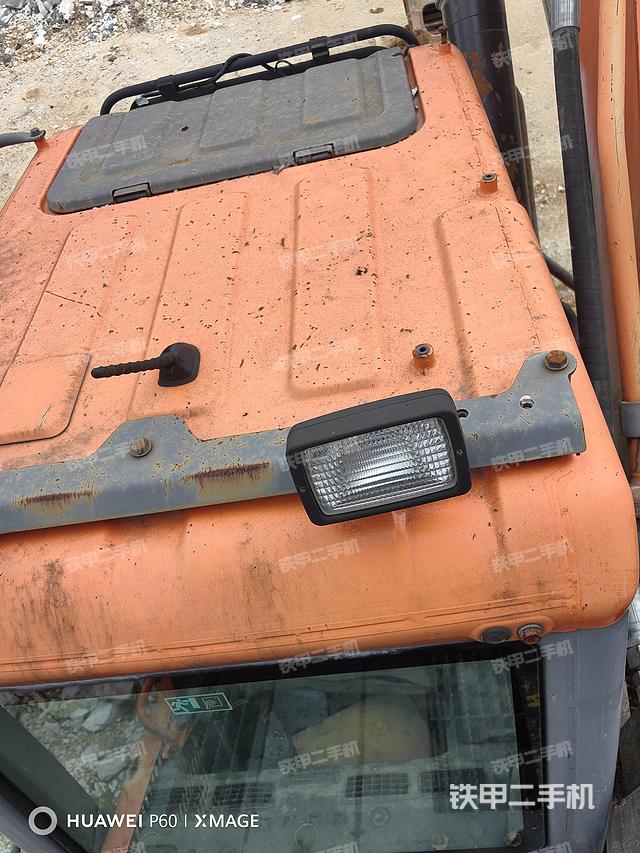 驾驶室顶部（整机外观）