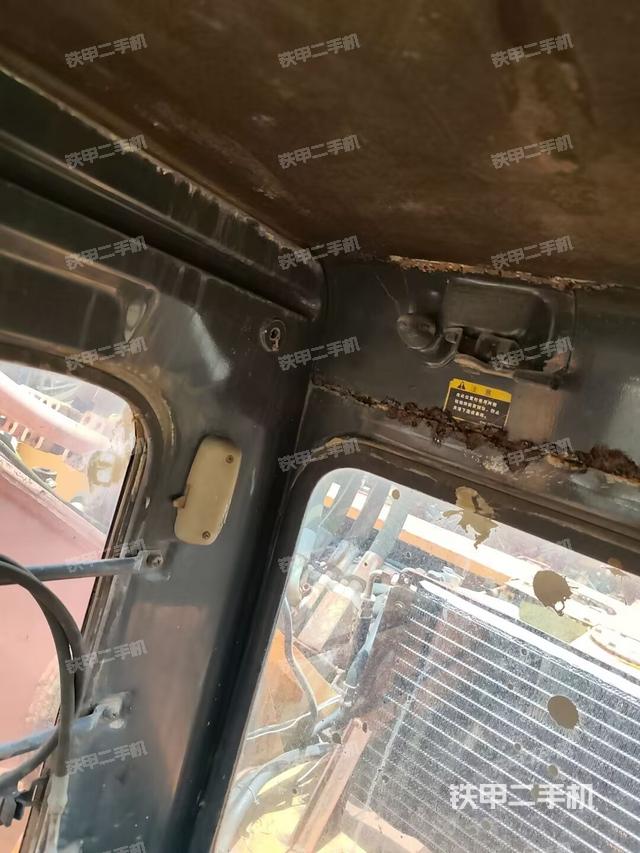 座椅左侧控制台/音响/含左手柄（驾驶室部分）