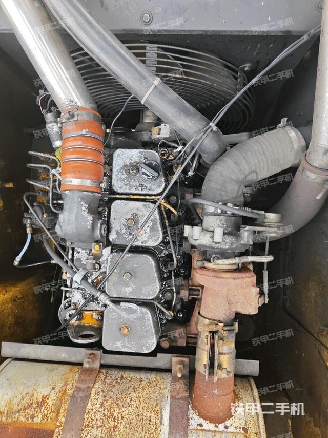 发动机室(上车部件) 发动机室(上车部件)