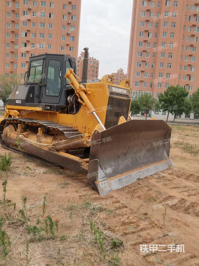 整机左侧（设备外观及核心部件）