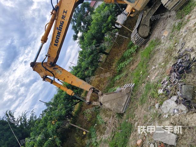 铲斗45度(工作和回转装置) 铲斗45度(工作和回转装置)