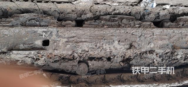 单侧履带整体（整机外观）